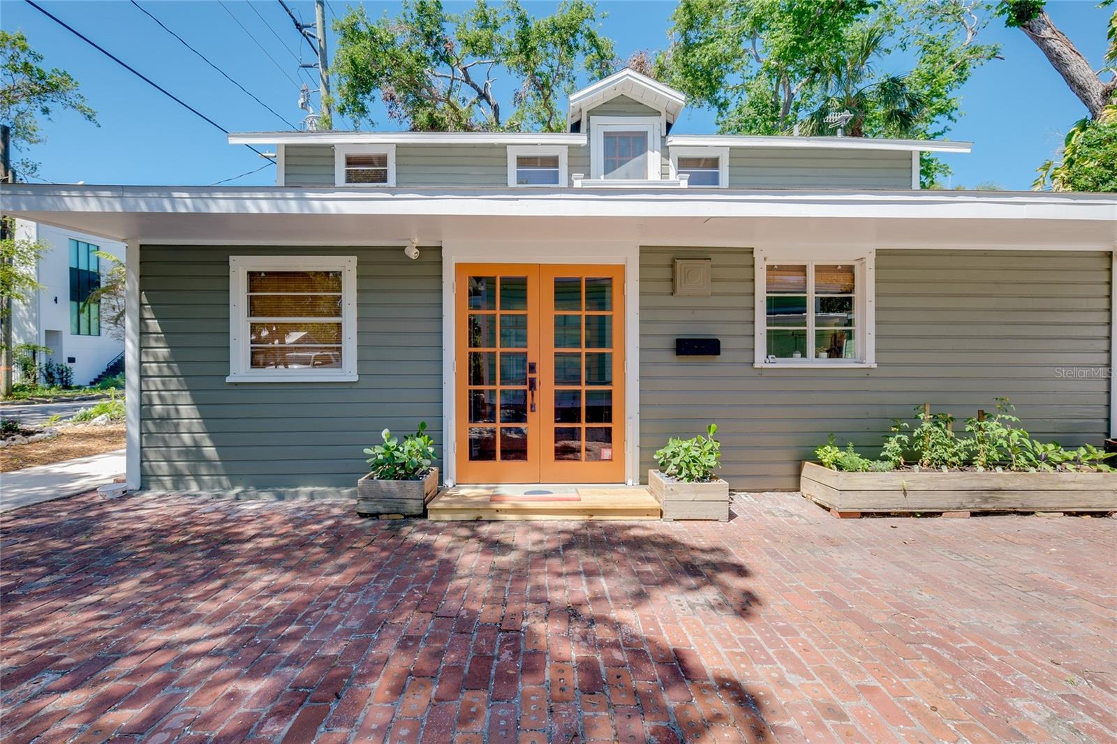 Image 4 of 44 For 1739 Oak Street