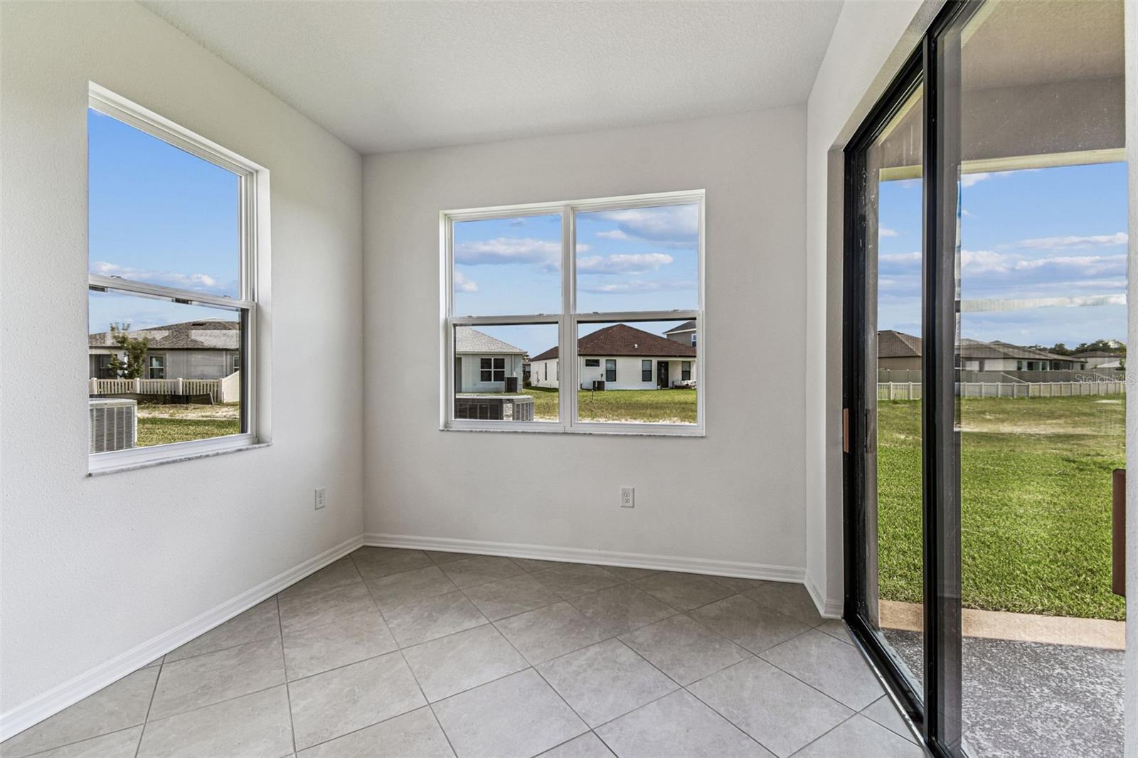 Image 15 of 86 For 278 Hillshire Place