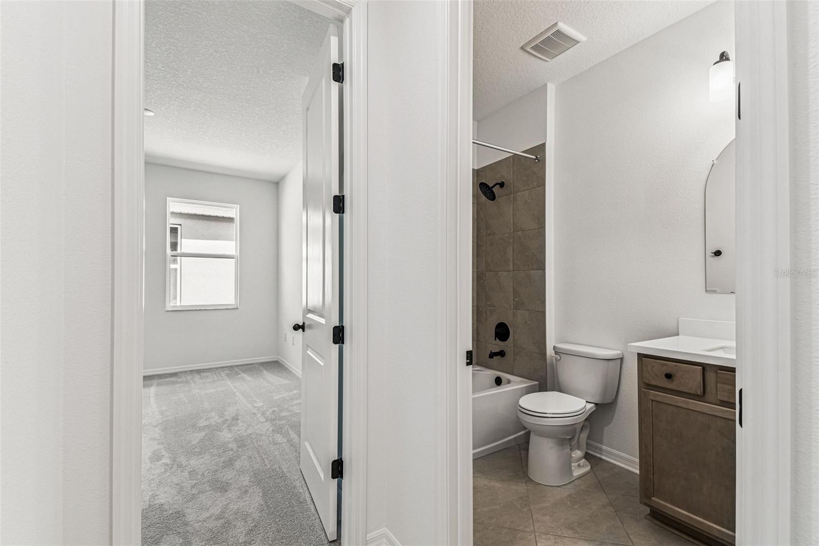 Image 17 of 86 For 278 Hillshire Place