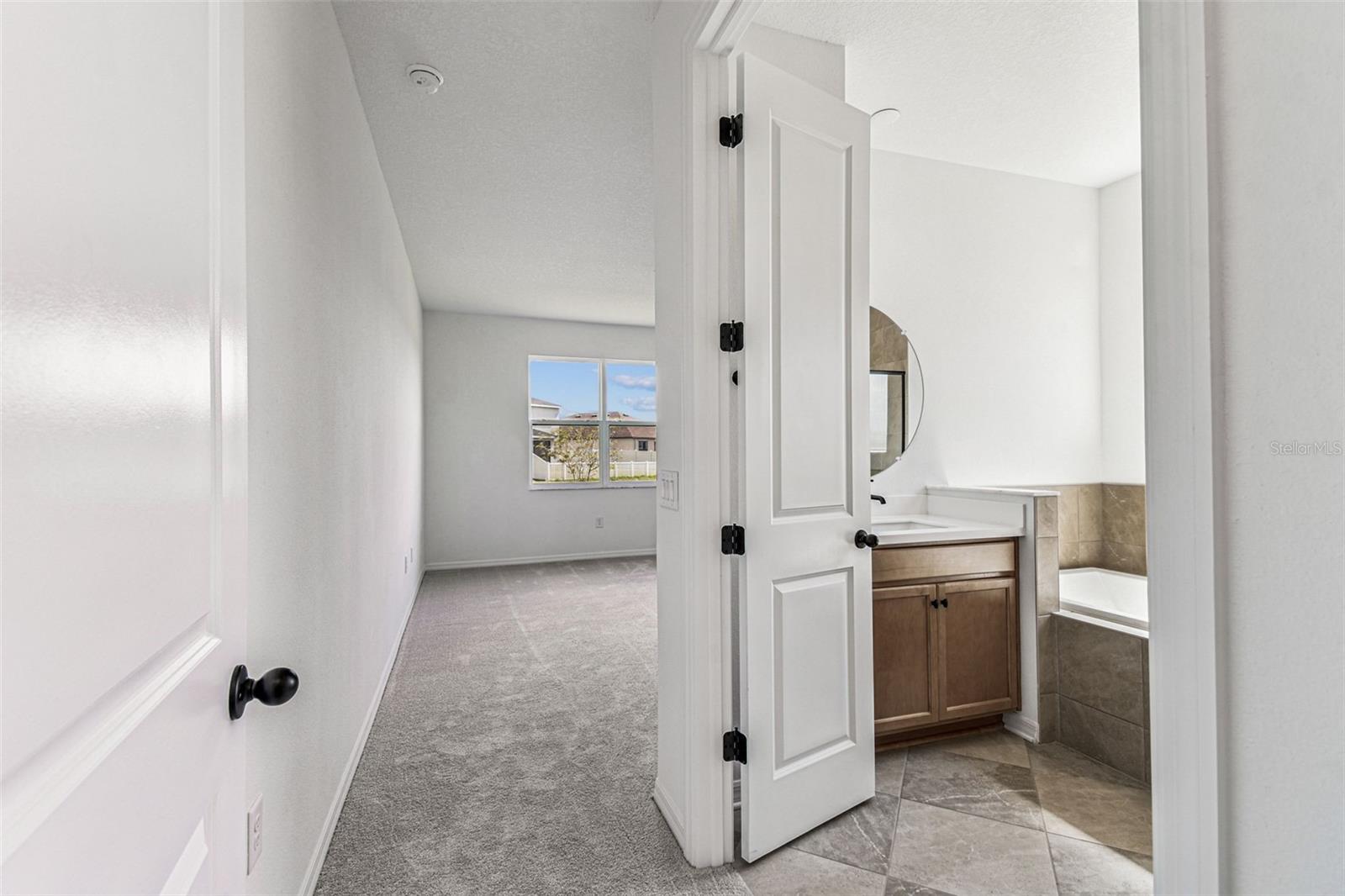 Image 19 of 86 For 278 Hillshire Place