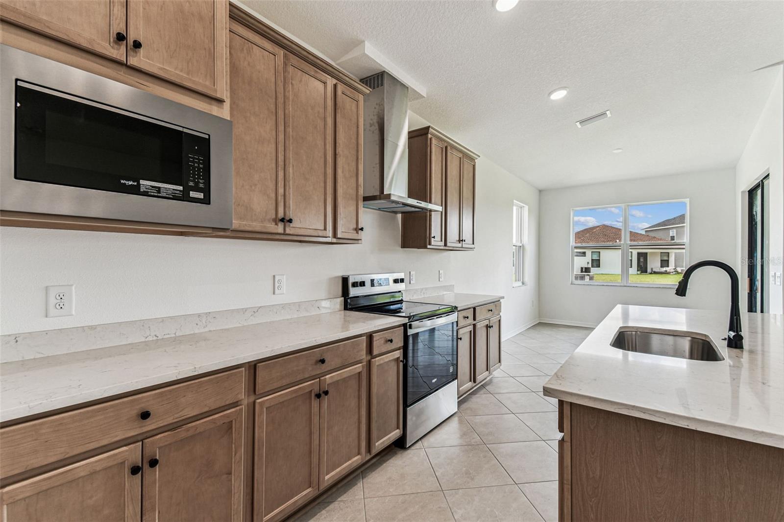Image 27 of 86 For 278 Hillshire Place