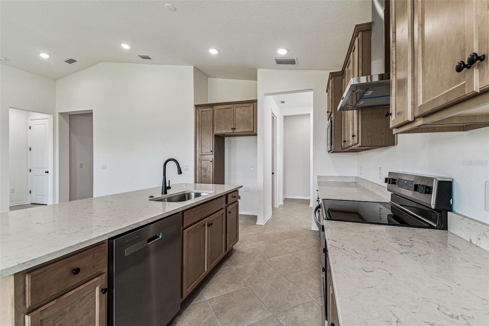Image 34 of 86 For 278 Hillshire Place