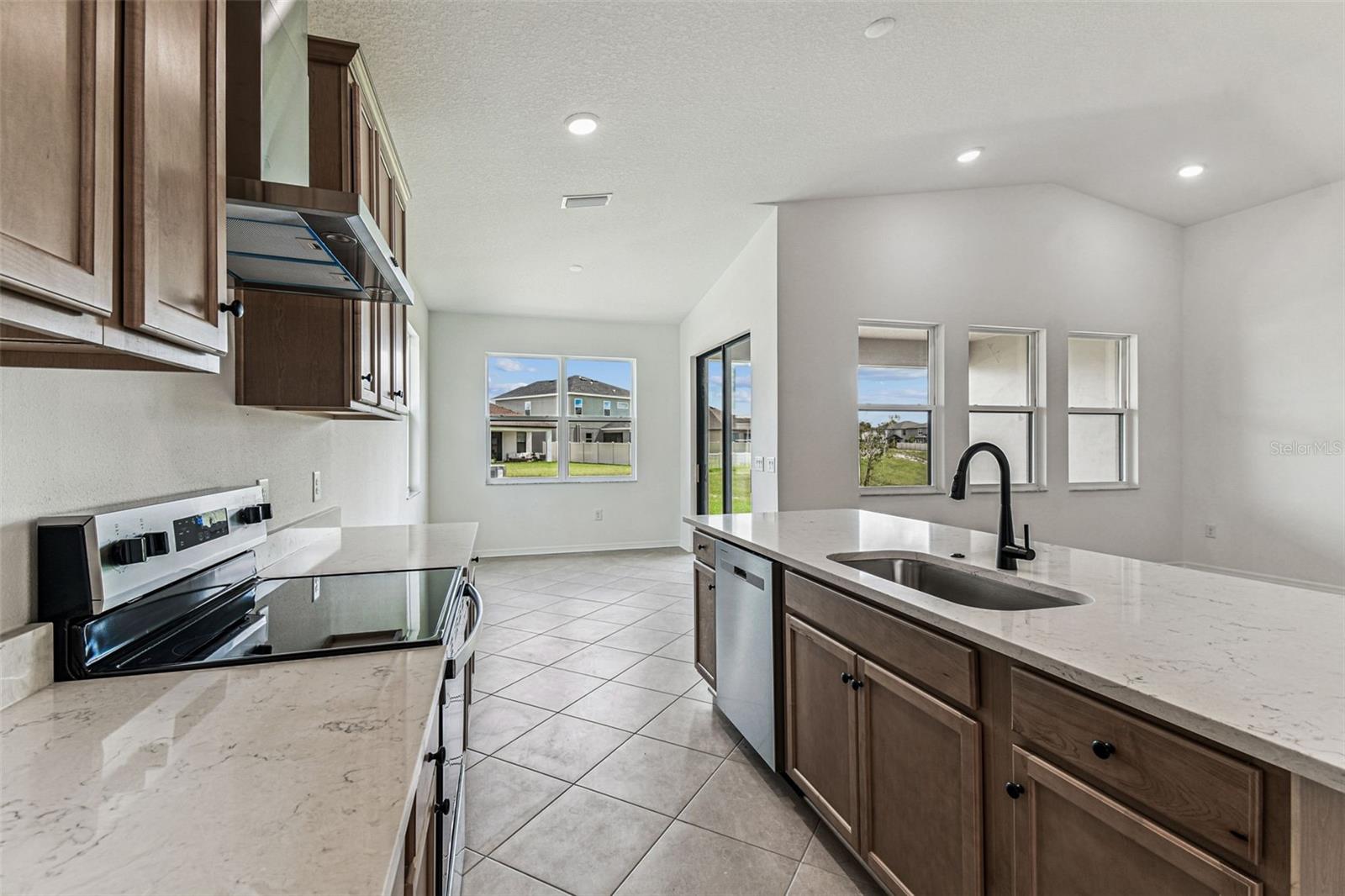 Image 36 of 86 For 278 Hillshire Place