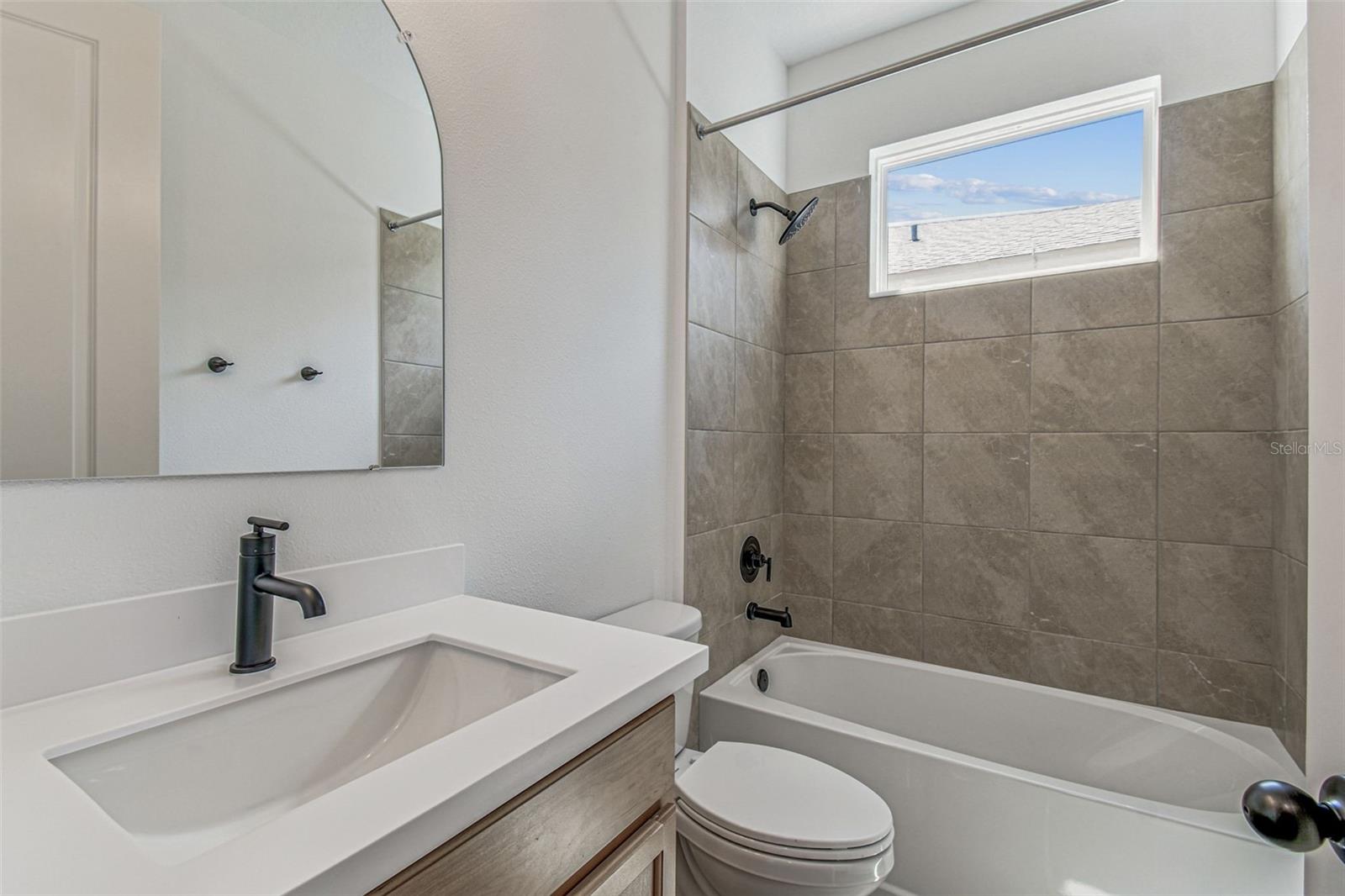 Image 40 of 86 For 278 Hillshire Place