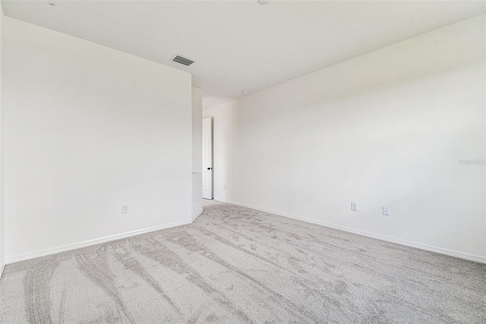 Image 49 of 86 For 278 Hillshire Place