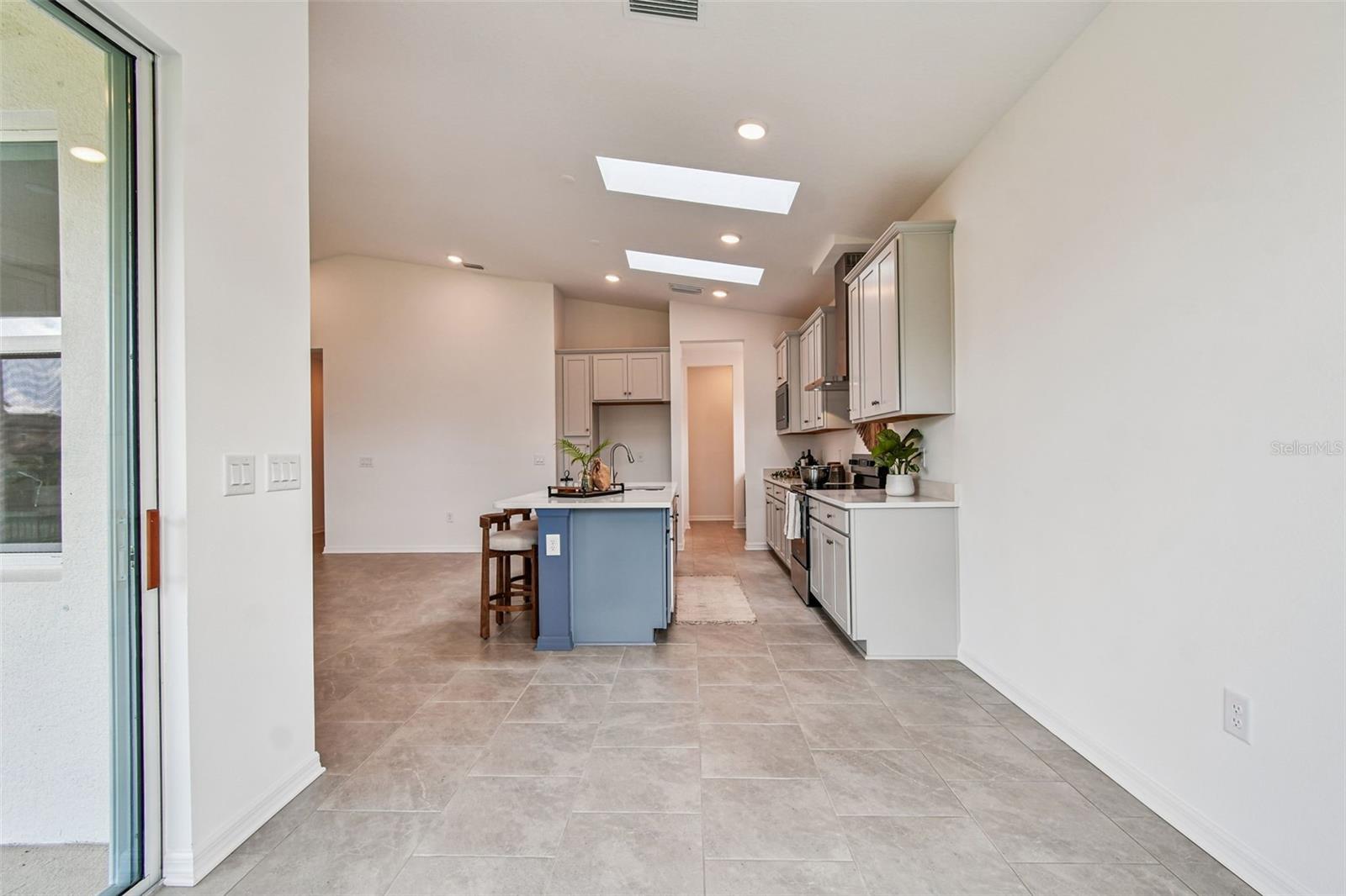 Image 12 of 77 For 11818 Moonsail Drive