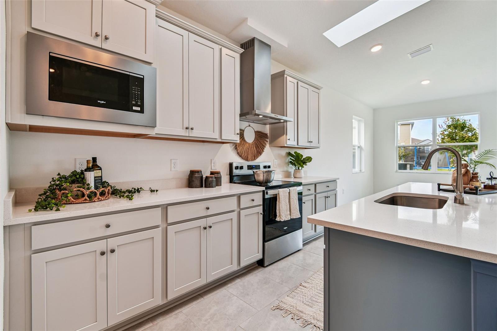 Image 13 of 77 For 11818 Moonsail Drive