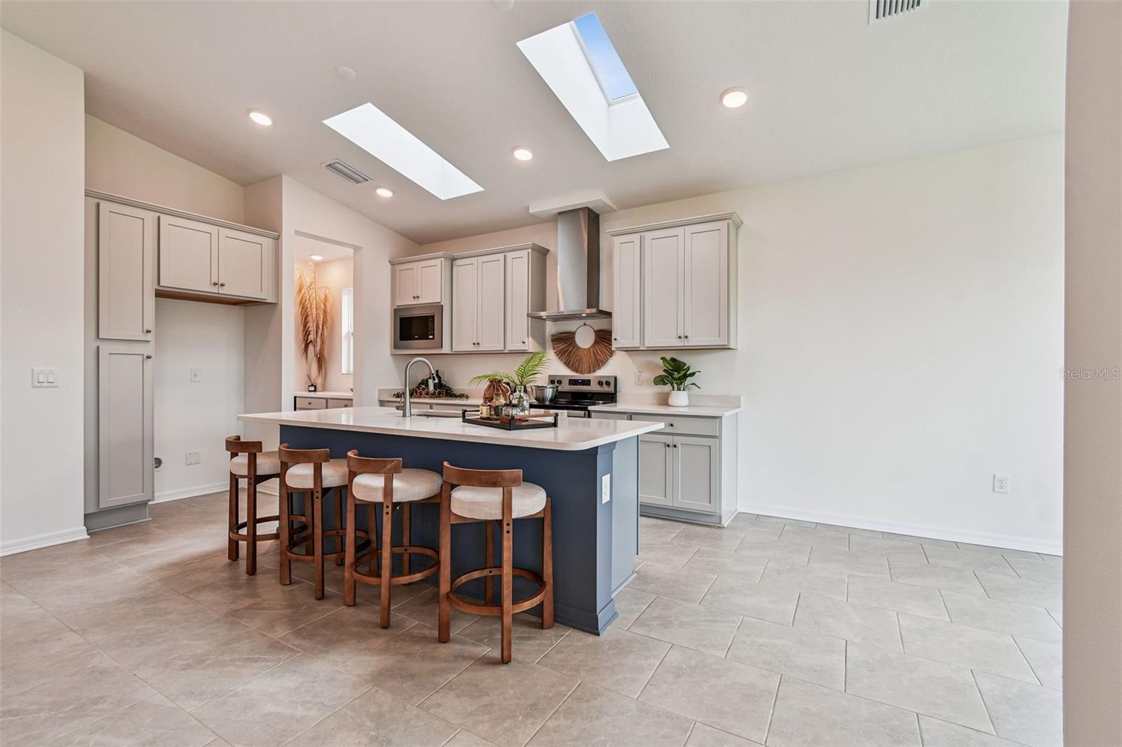 Image 15 of 77 For 11818 Moonsail Drive