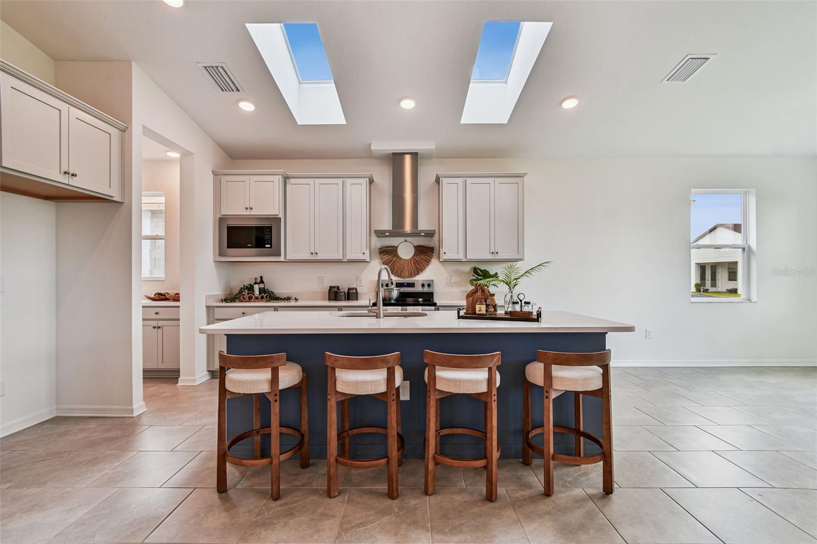 Image 17 of 77 For 11818 Moonsail Drive