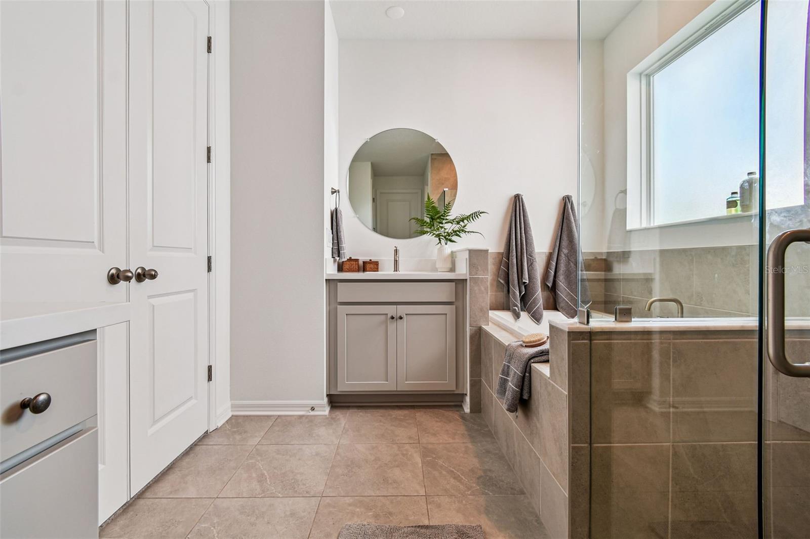 Image 42 of 77 For 11818 Moonsail Drive