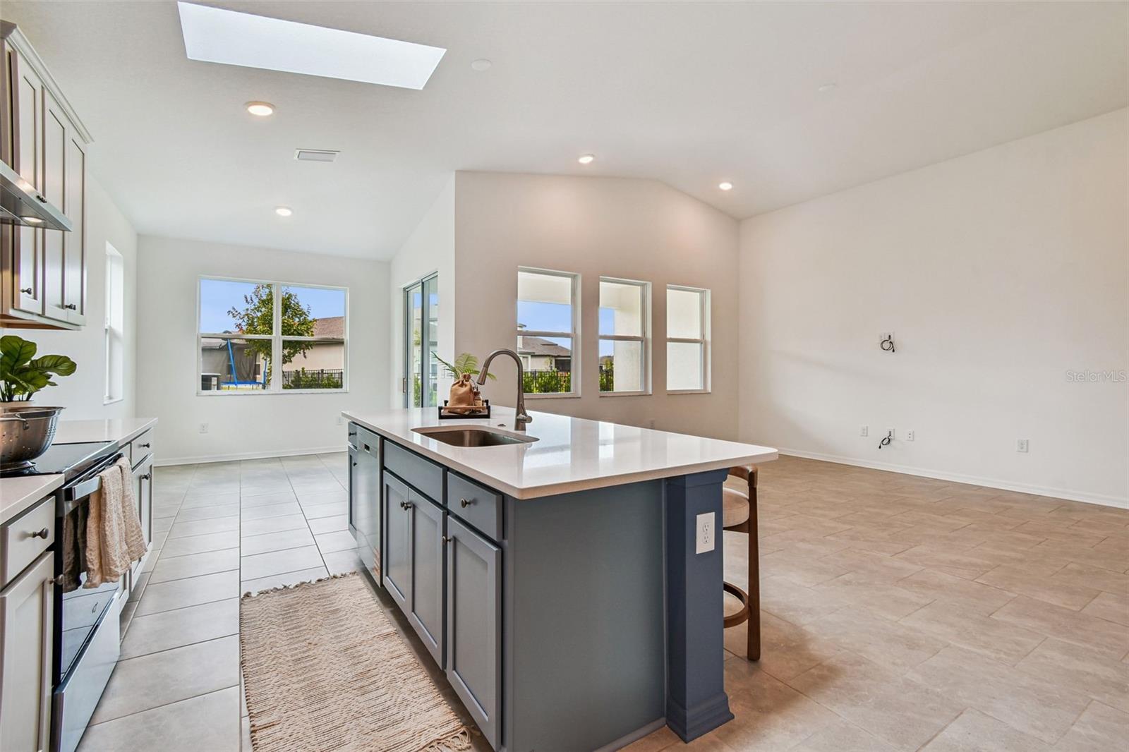 Image 8 of 77 For 11818 Moonsail Drive