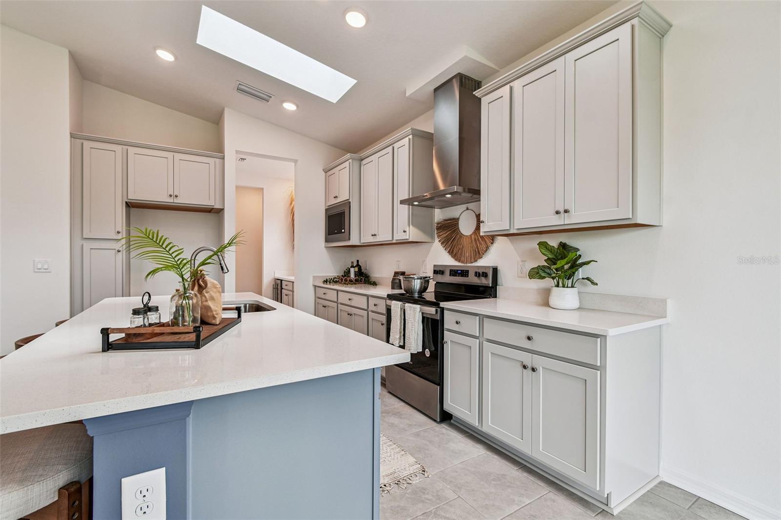 Image 9 of 77 For 11818 Moonsail Drive