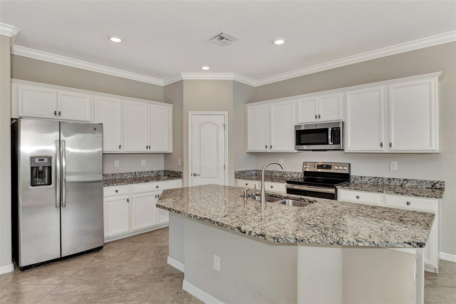 Image 15 of 42 For 10113 Fiddlewood Drive