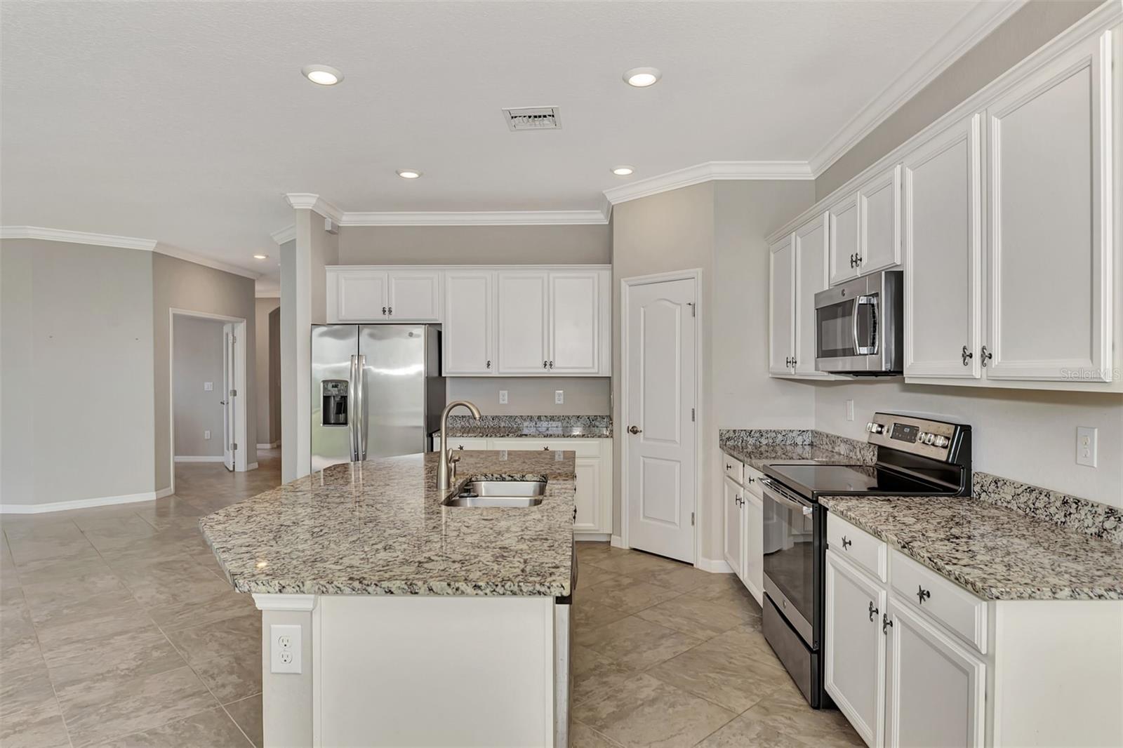 Image 17 of 42 For 10113 Fiddlewood Drive