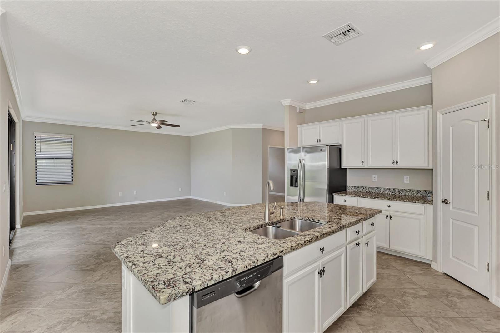 Image 18 of 42 For 10113 Fiddlewood Drive