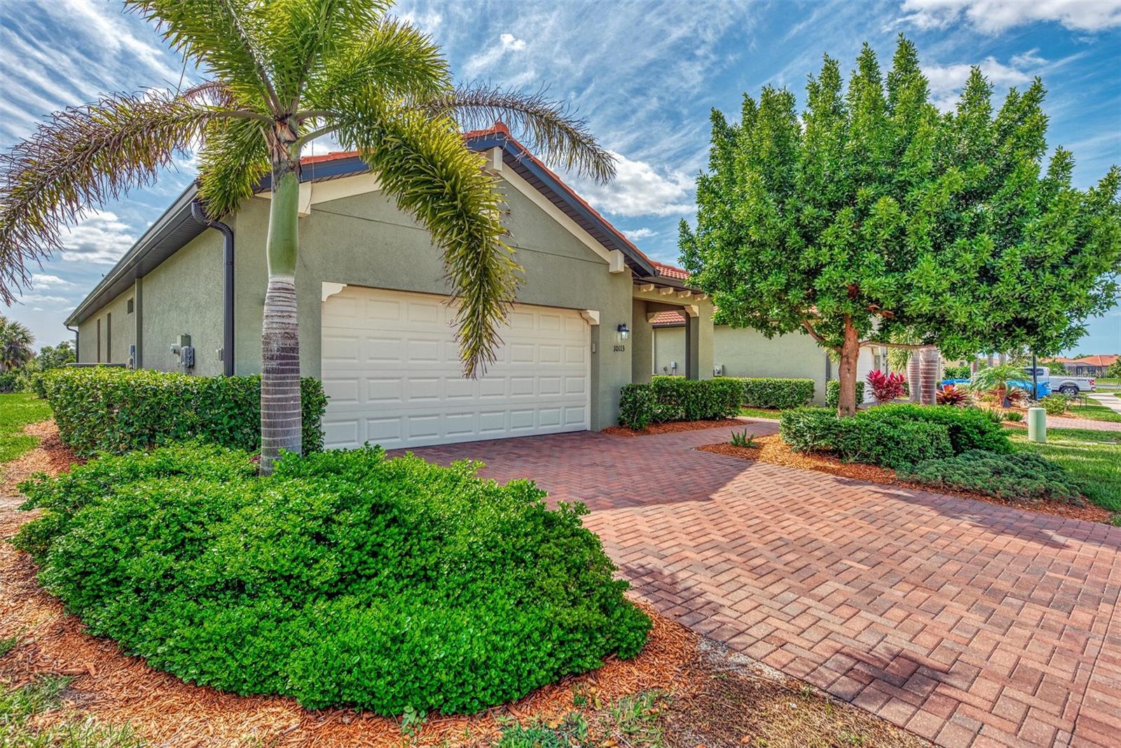 Image 2 of 42 For 10113 Fiddlewood Drive