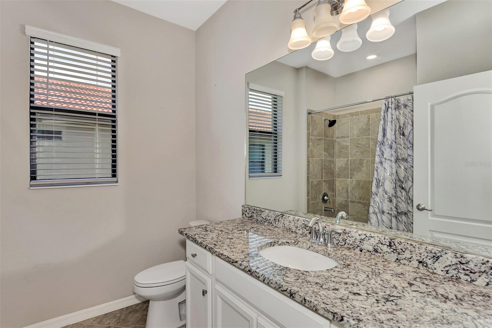 Image 32 of 42 For 10113 Fiddlewood Drive