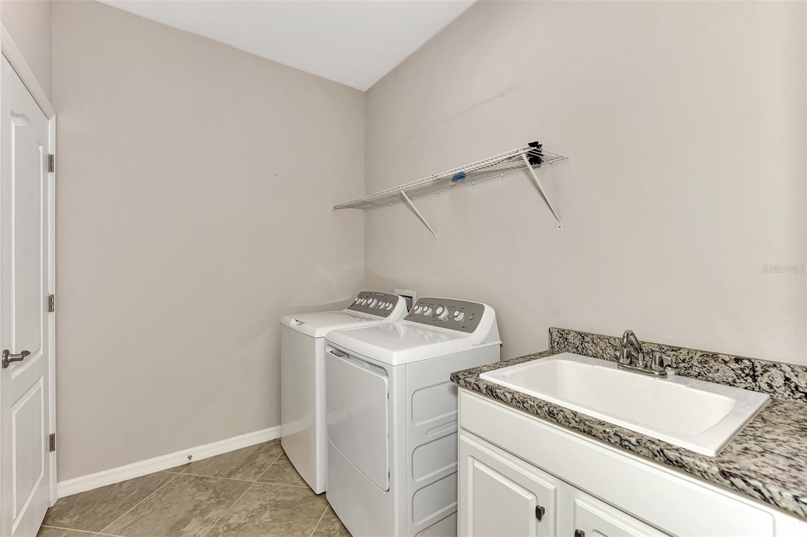 Image 35 of 42 For 10113 Fiddlewood Drive