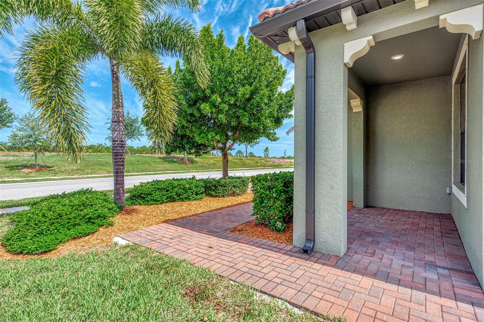 Image 5 of 42 For 10113 Fiddlewood Drive