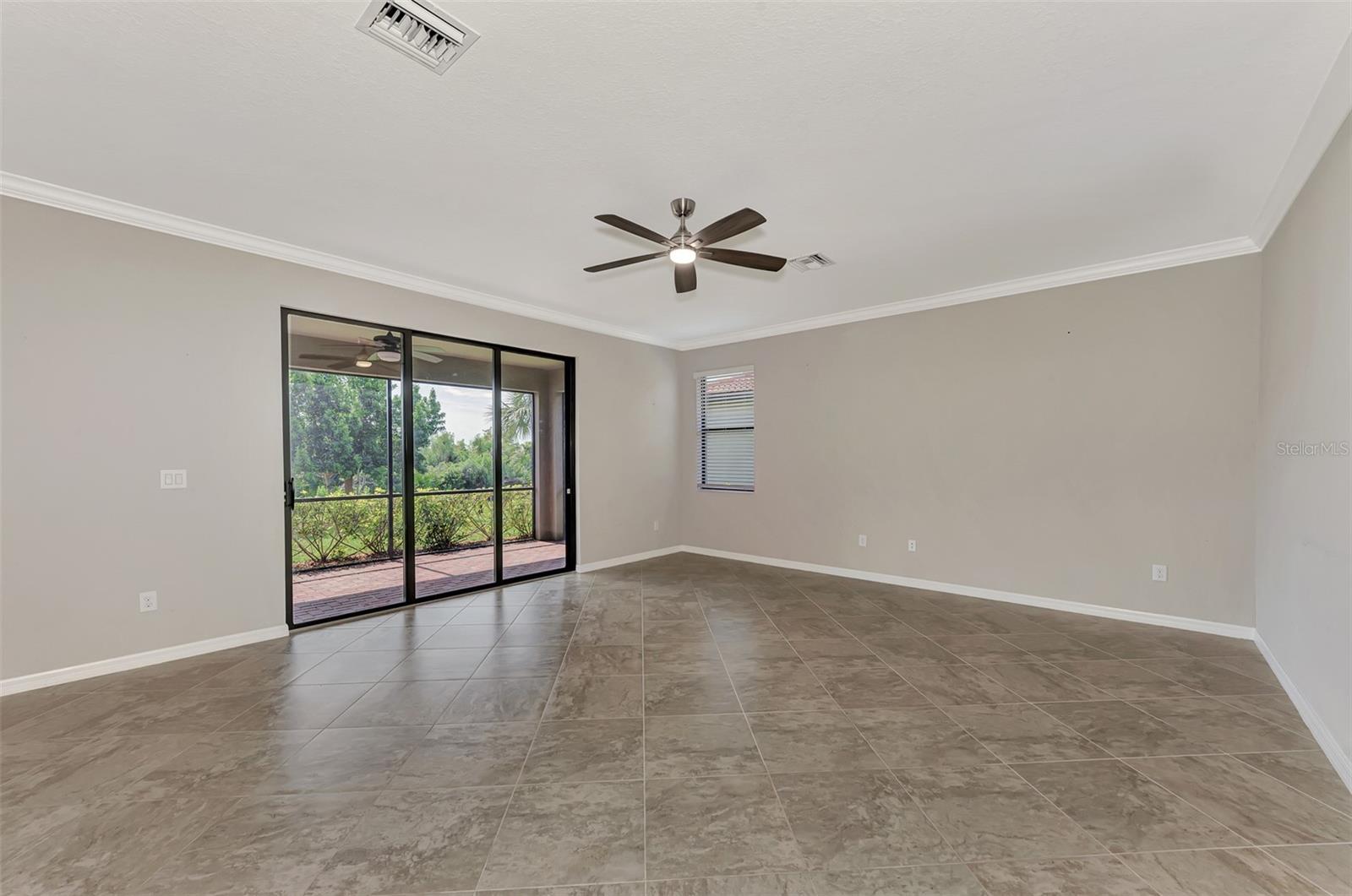 Image 7 of 42 For 10113 Fiddlewood Drive
