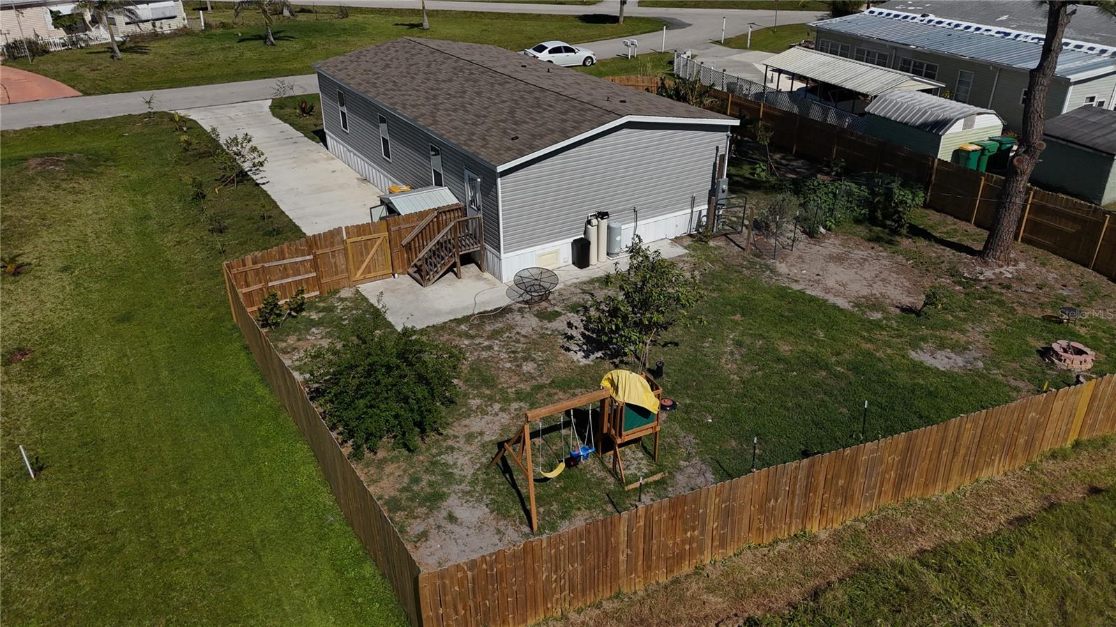 Image 2 of 11 For 11337 Pineapple Road