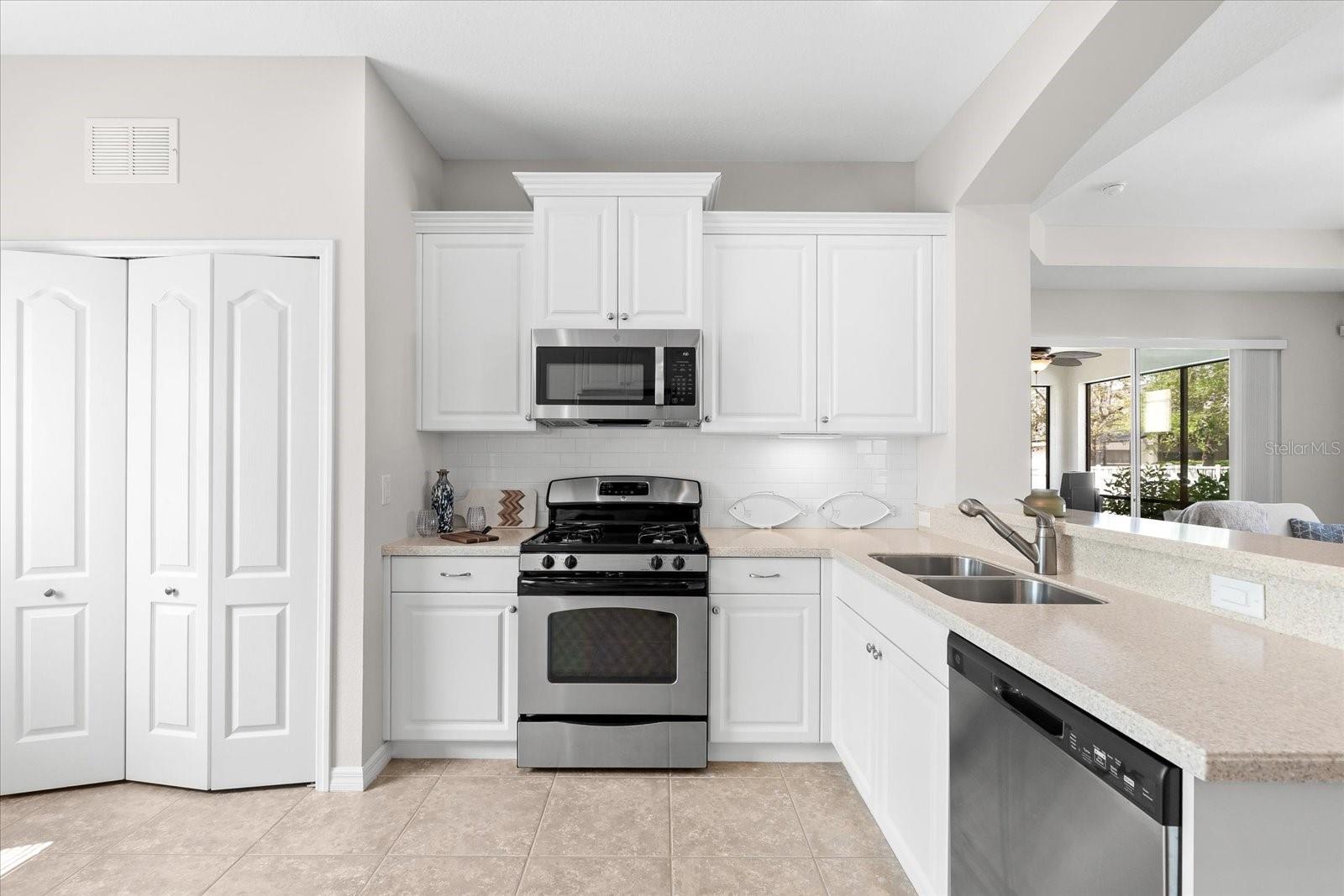 Image 19 of 68 For 4954 Newport News Circle