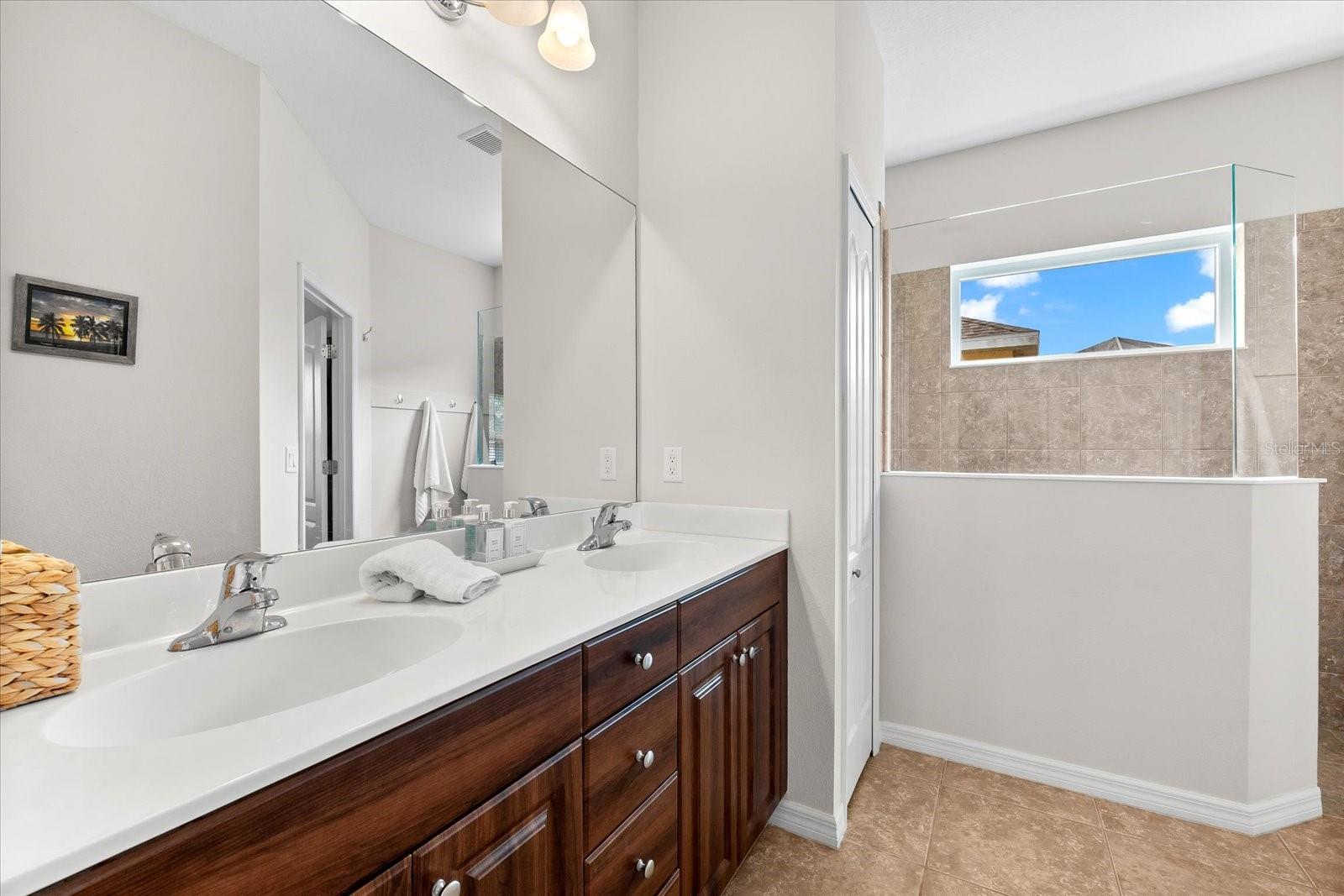 Image 37 of 68 For 4954 Newport News Circle