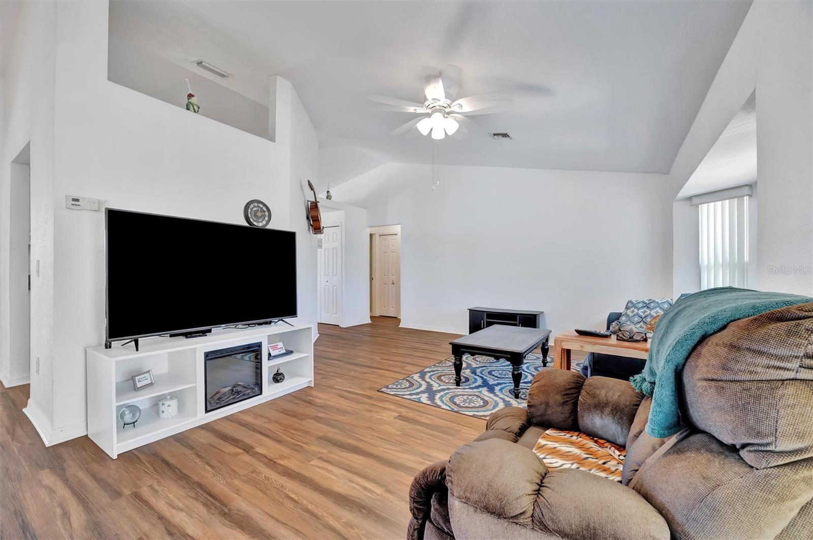 Image 13 of 58 For 27142 Villarrica Drive