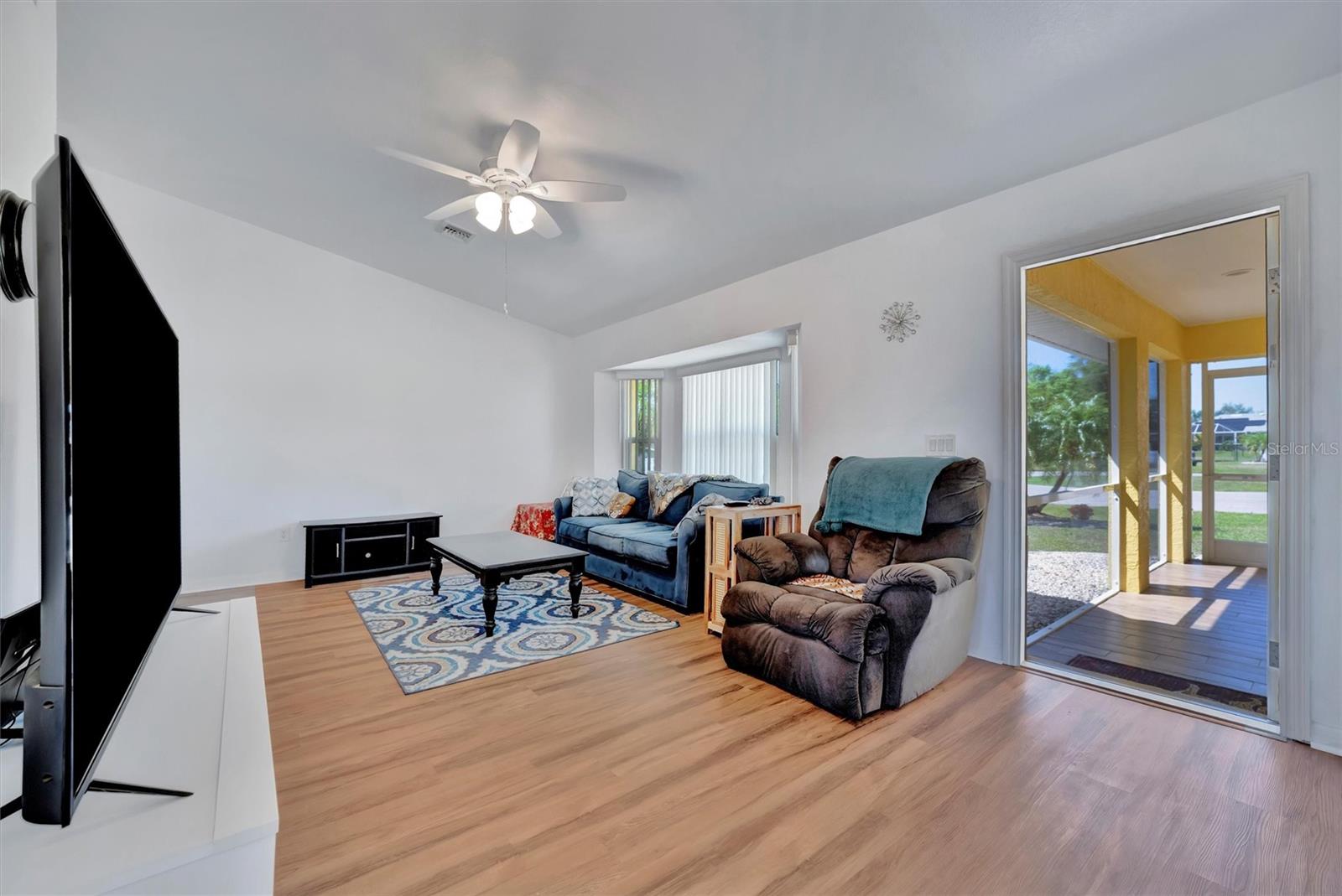 Image 15 of 58 For 27142 Villarrica Drive