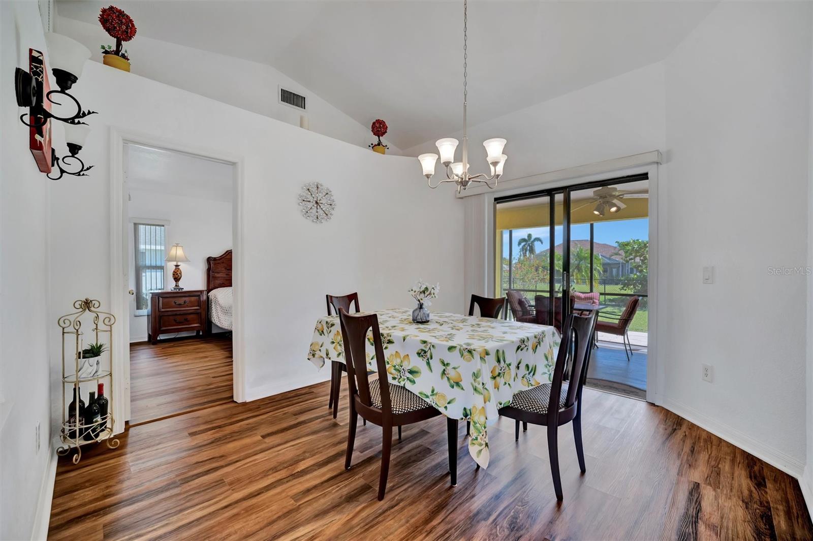 Image 19 of 58 For 27142 Villarrica Drive