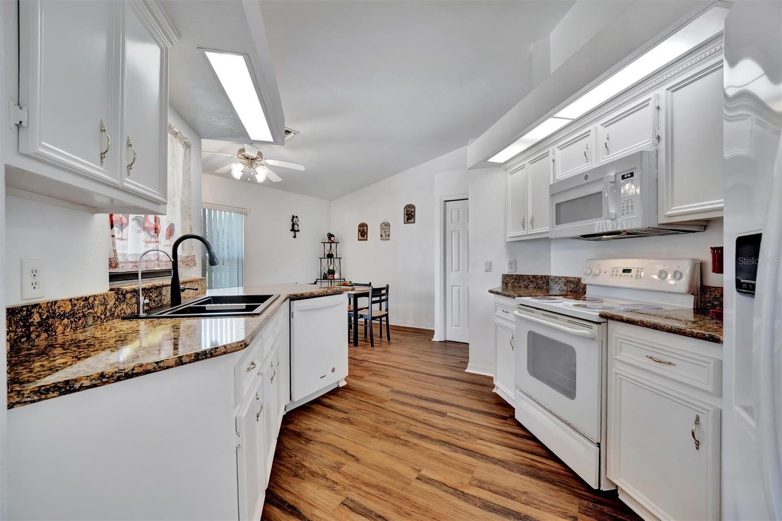 Image 23 of 58 For 27142 Villarrica Drive