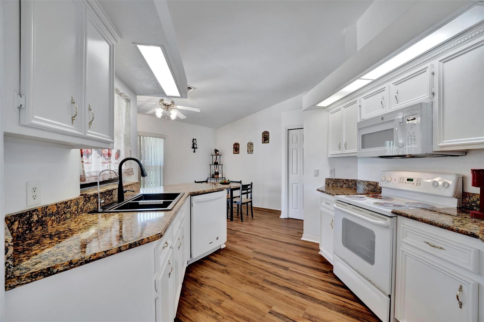 Image 24 of 58 For 27142 Villarrica Drive