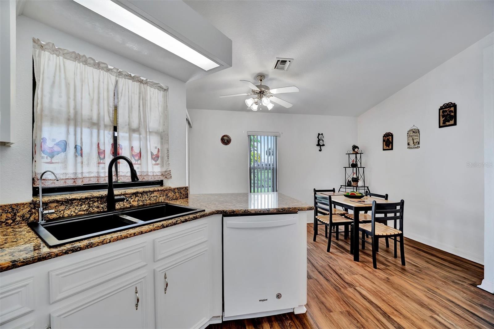 Image 26 of 58 For 27142 Villarrica Drive