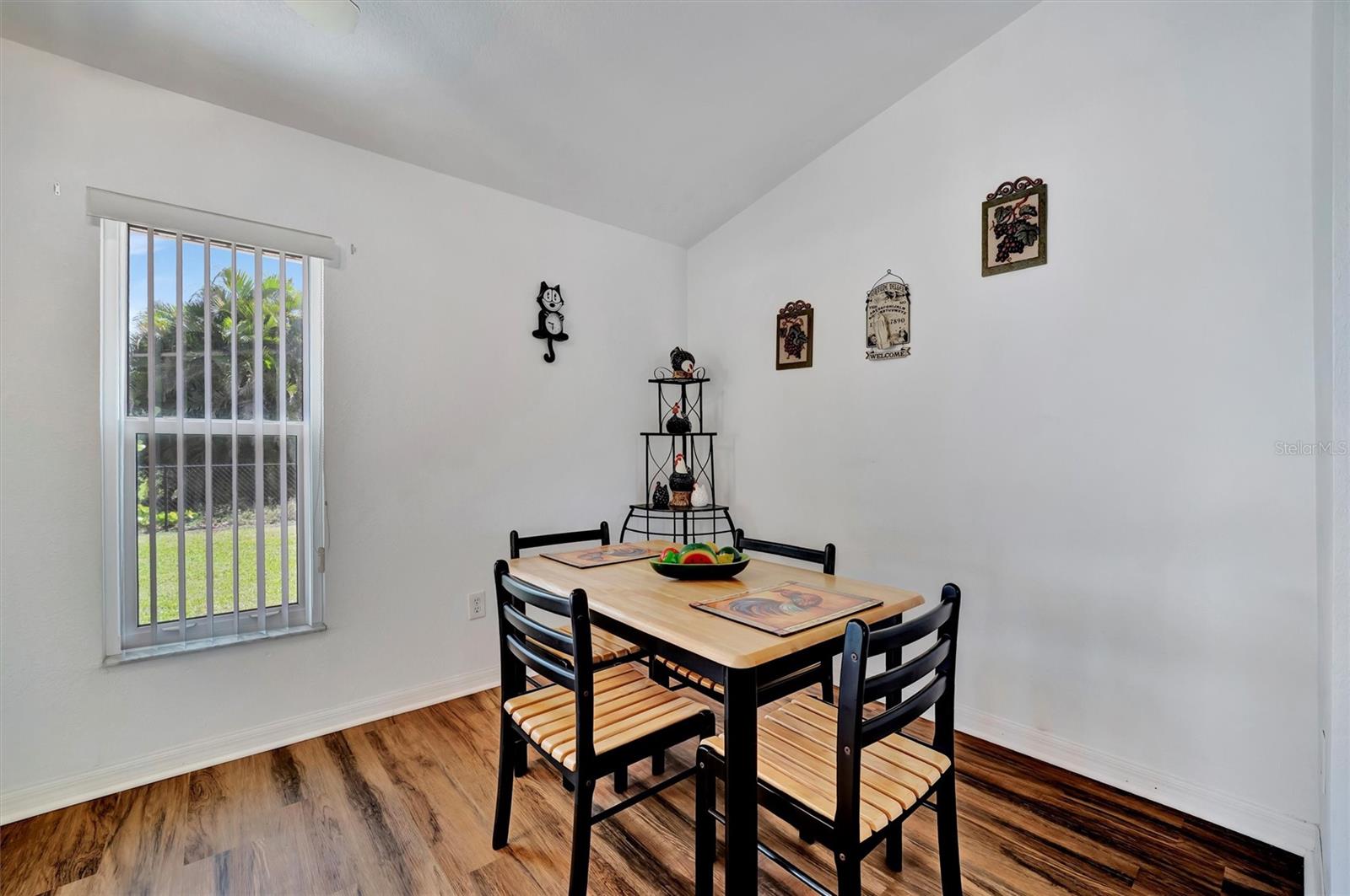 Image 29 of 58 For 27142 Villarrica Drive