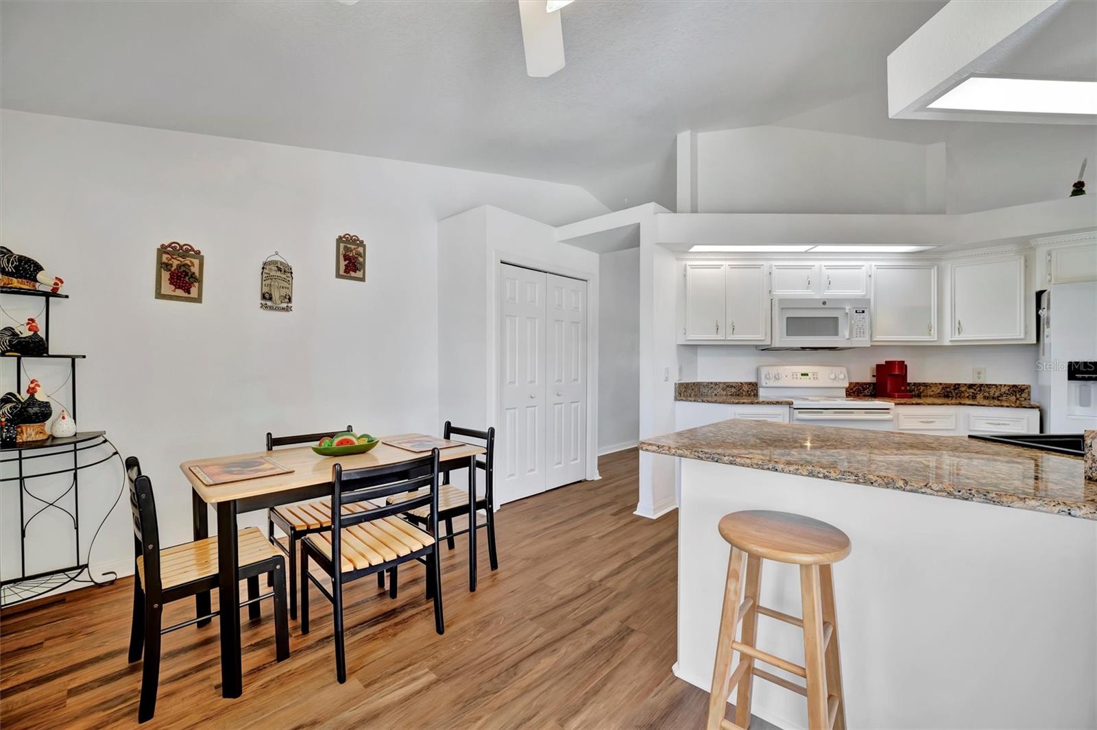 Image 33 of 58 For 27142 Villarrica Drive