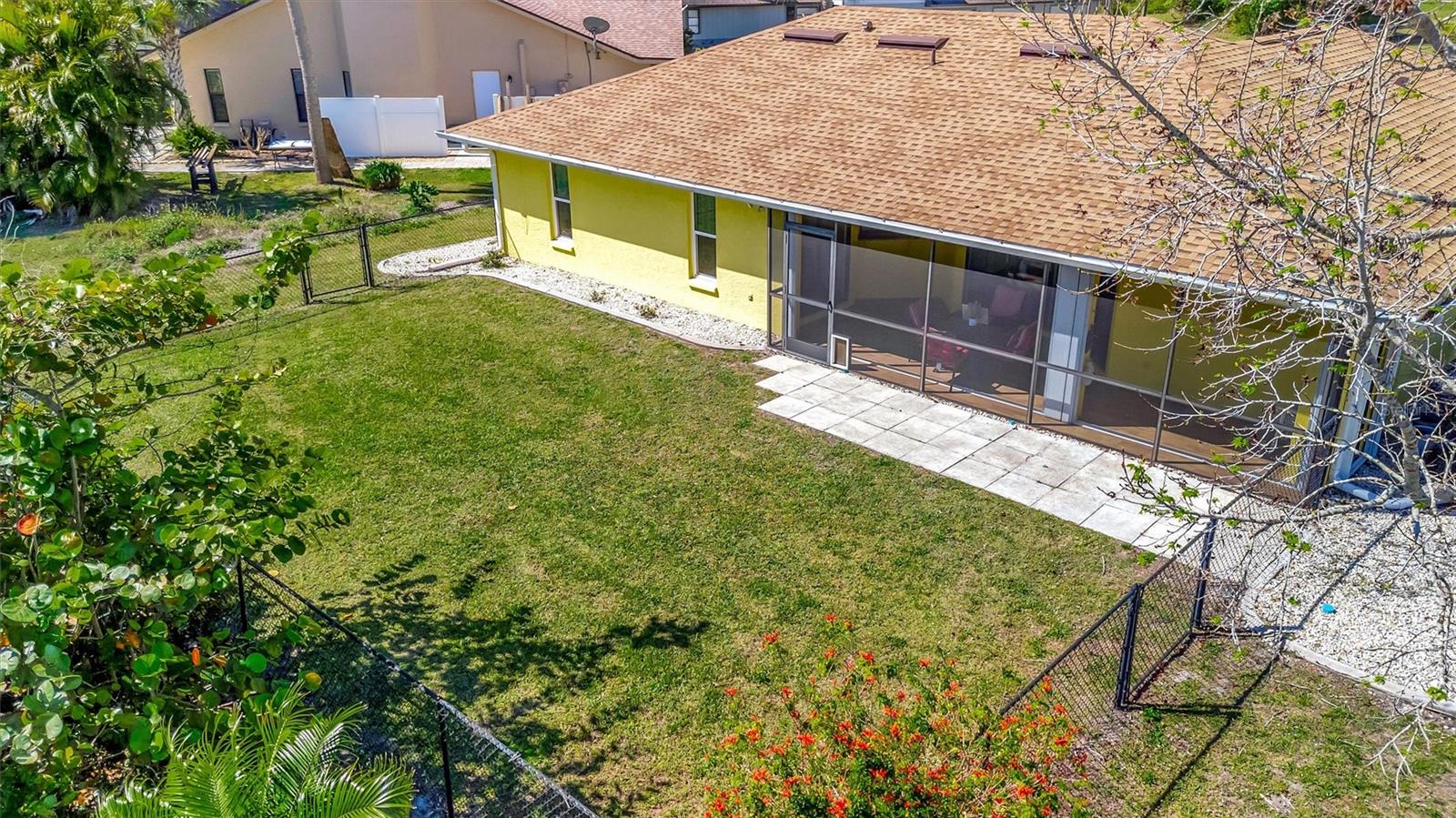 Image 5 of 58 For 27142 Villarrica Drive