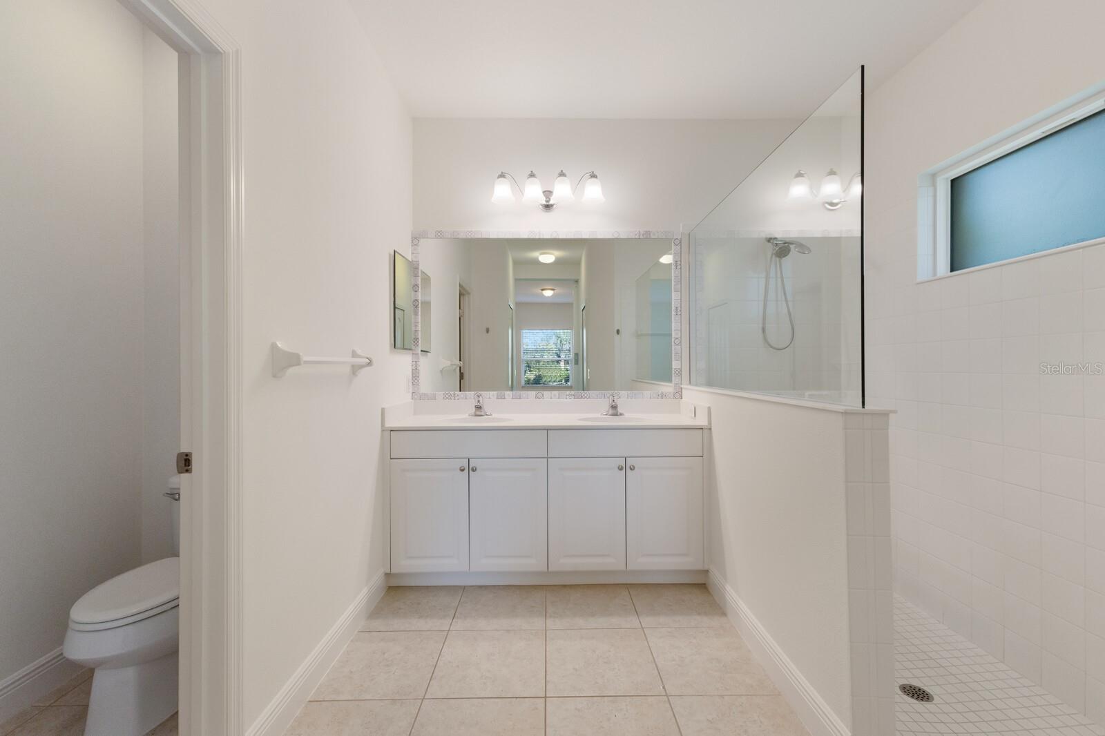 Image 15 of 27 For 7742 Ridgelake Circle