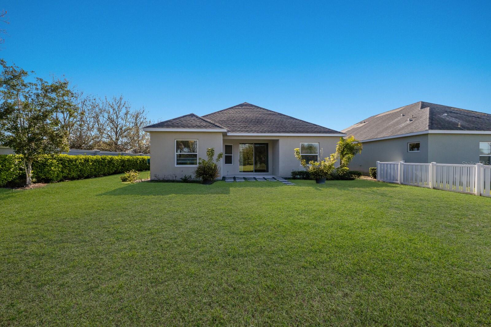 Image 22 of 27 For 7742 Ridgelake Circle