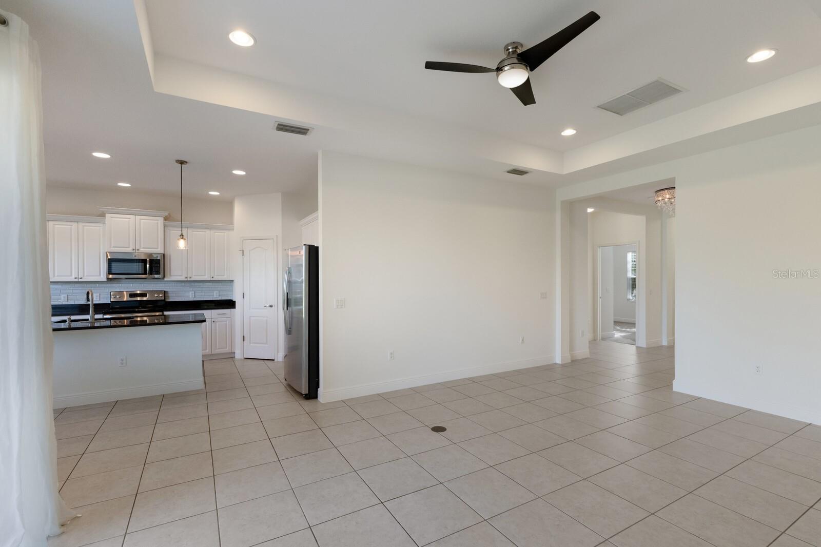 Image 7 of 27 For 7742 Ridgelake Circle