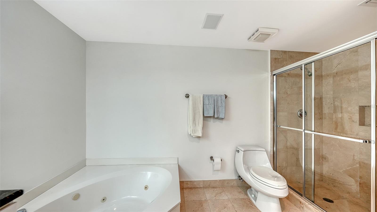Image 29 of 61 For 1800 Benjamin Franklin Drive B308