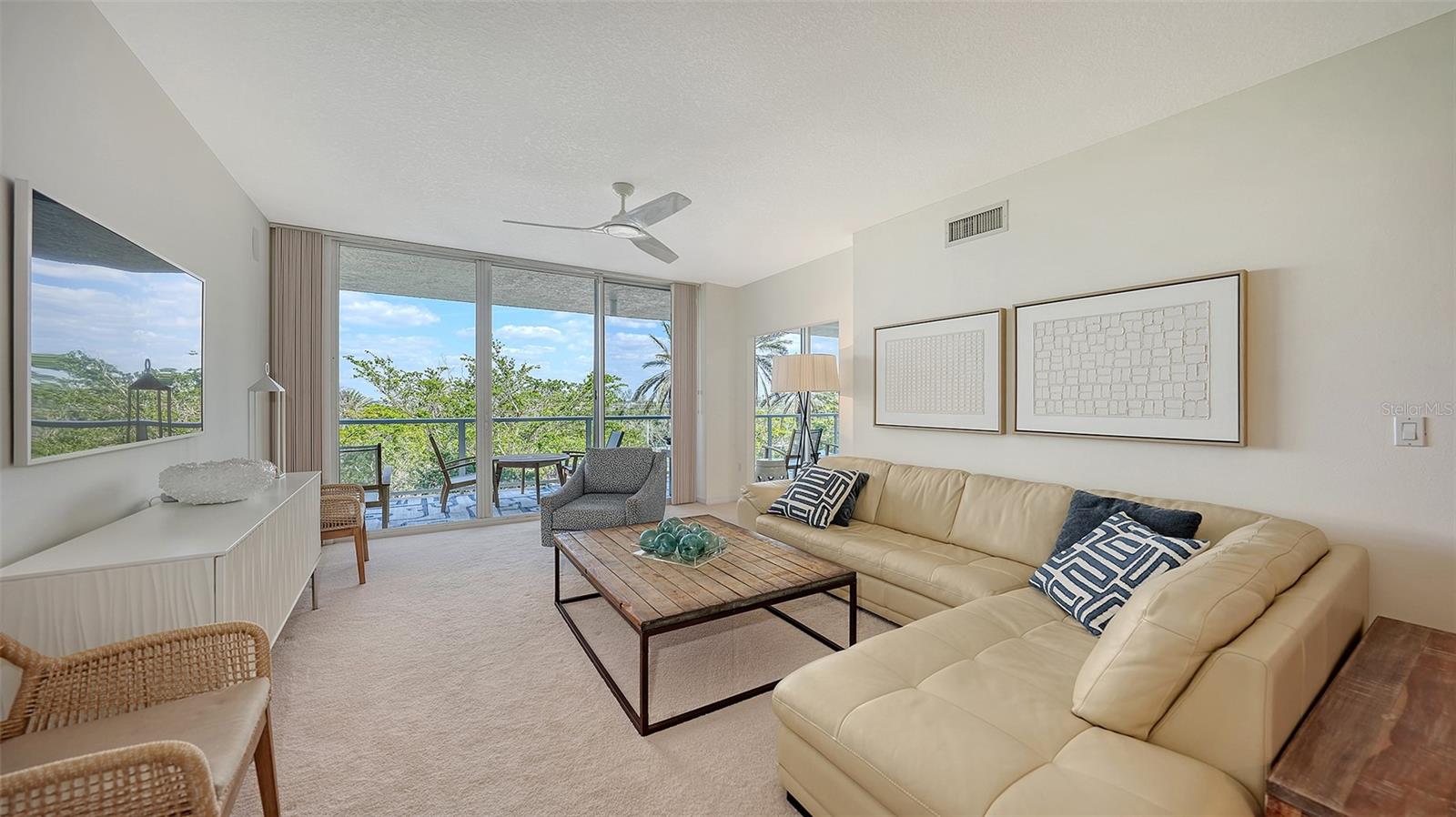 Image 4 of 61 For 1800 Benjamin Franklin Drive B308