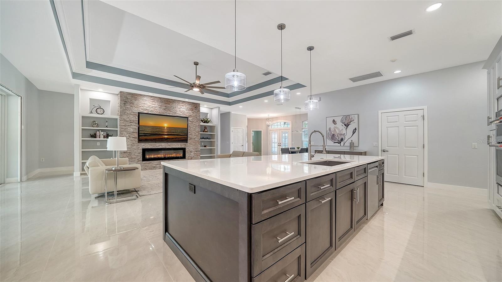 Image 15 of 49 For 4912 Old Oakleaf Drive