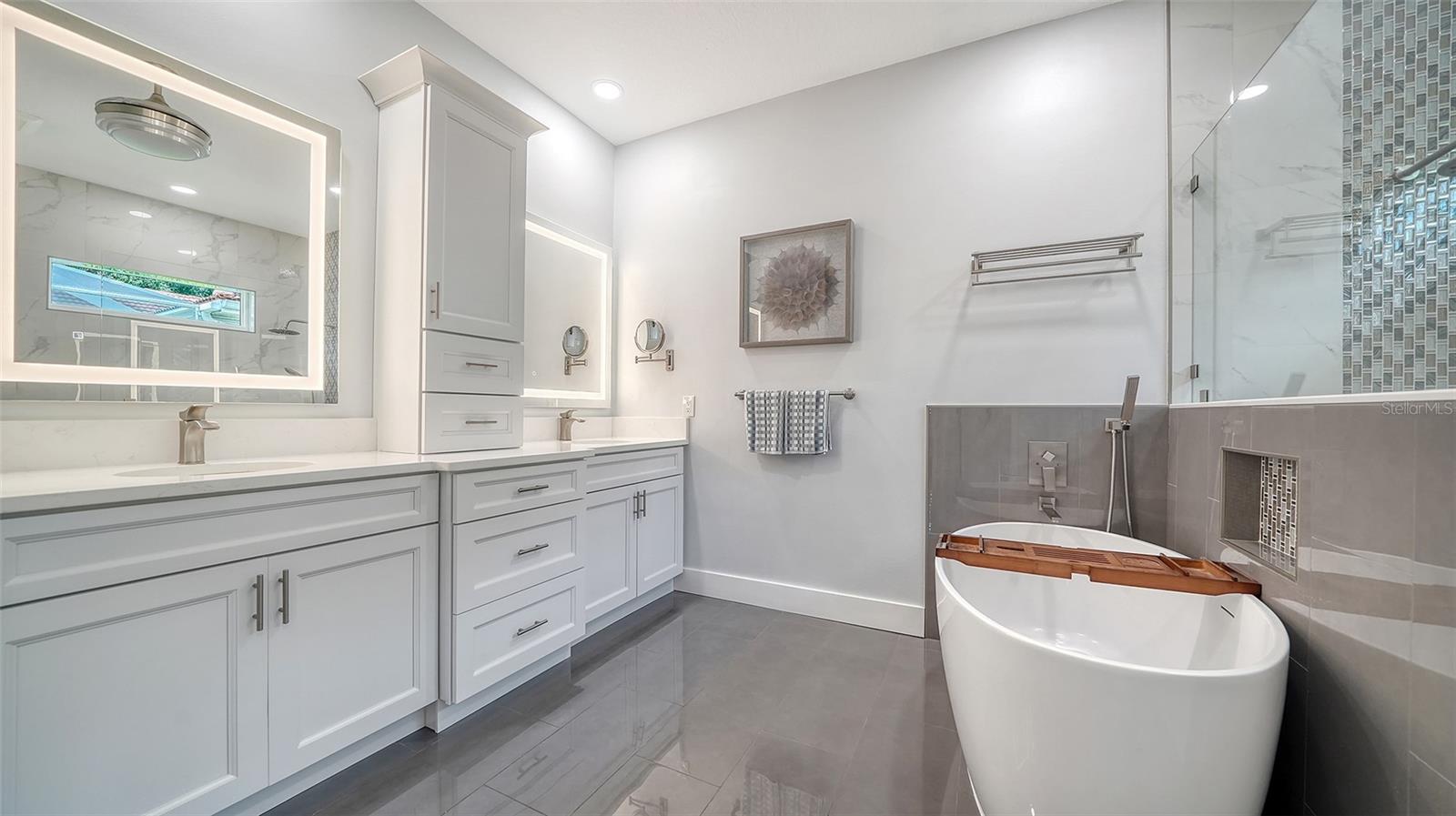 Image 22 of 49 For 4912 Old Oakleaf Drive