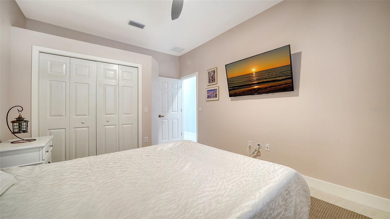 Image 32 of 49 For 4912 Old Oakleaf Drive