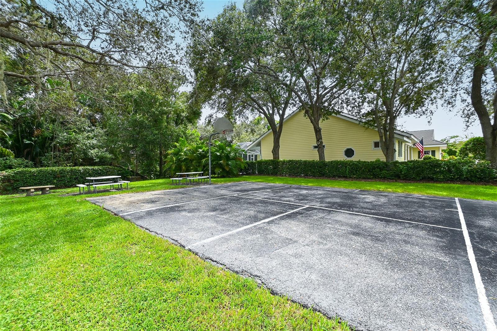 Image 46 of 49 For 4912 Old Oakleaf Drive