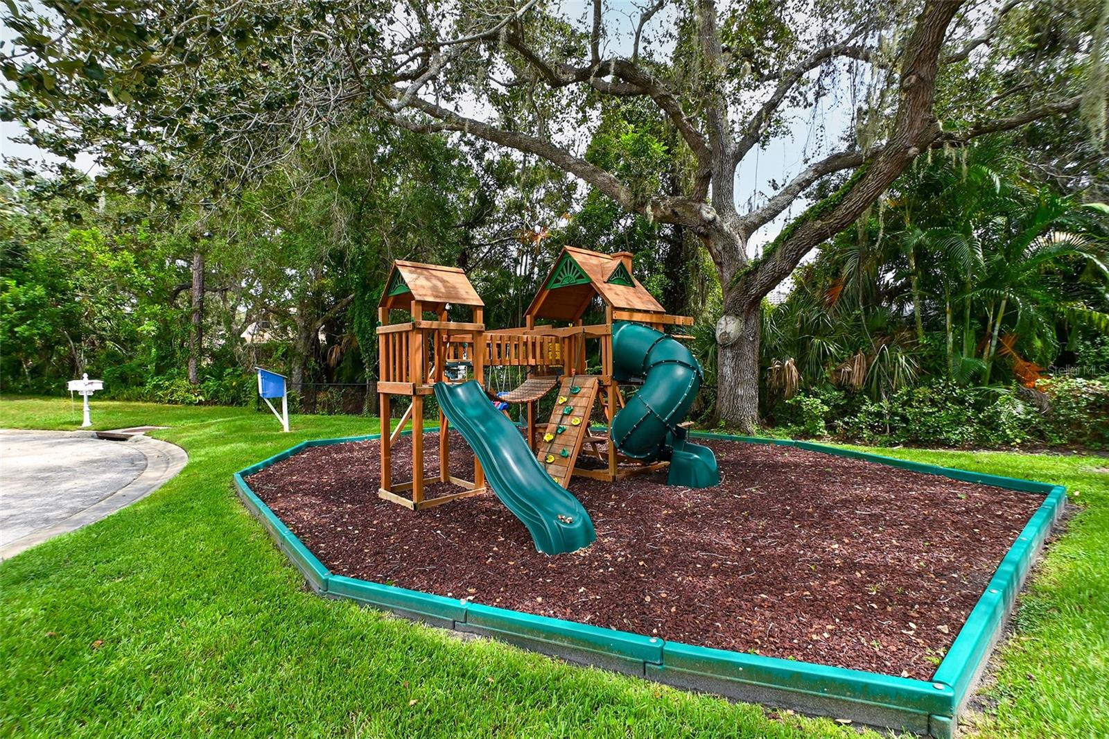 Image 47 of 49 For 4912 Old Oakleaf Drive