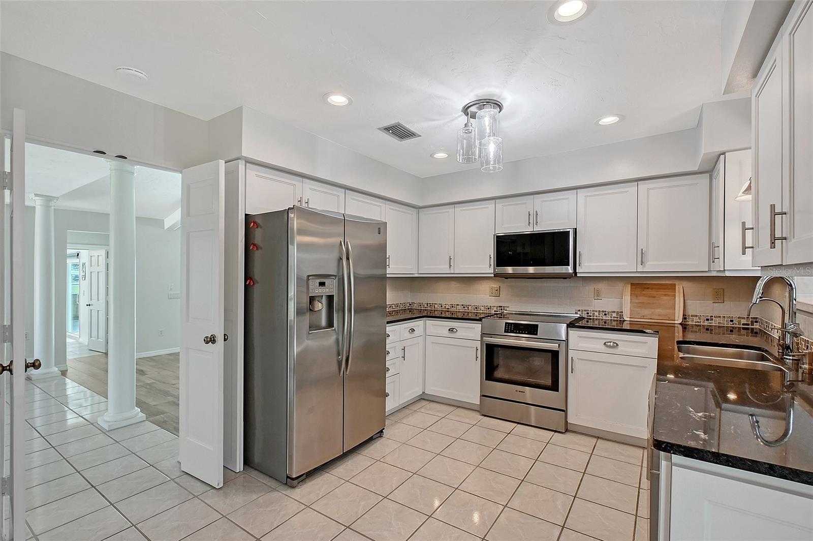 Image 10 of 82 For 3704 Prairie Dunes Drive