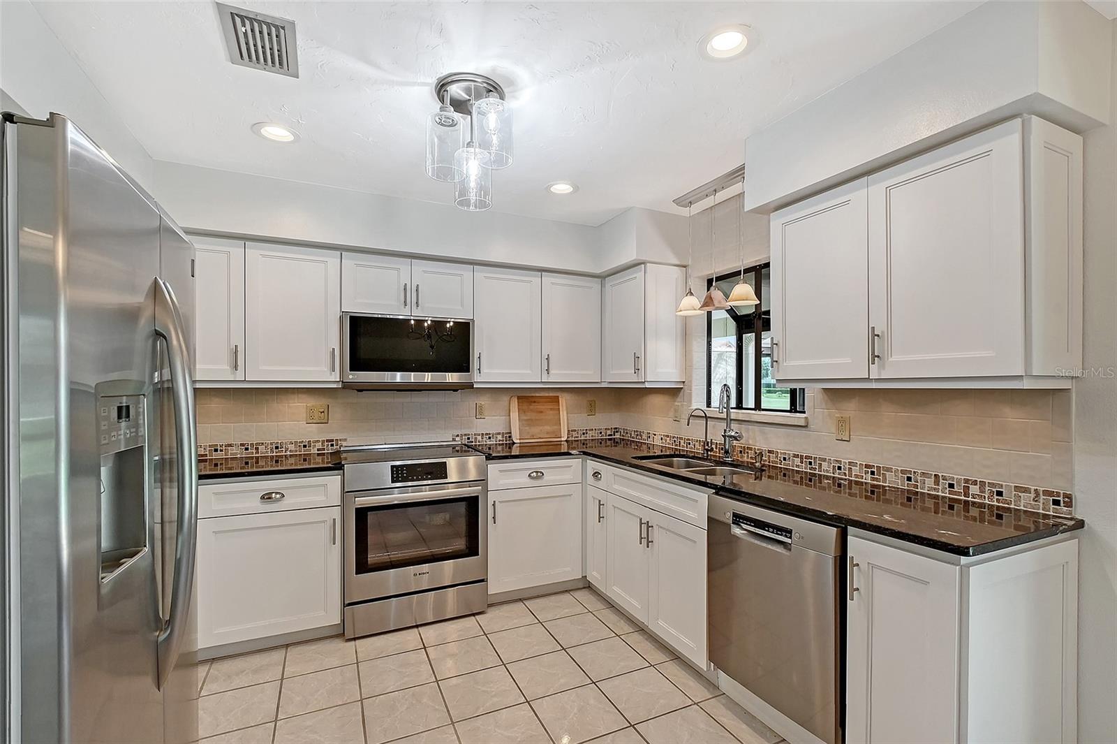 Image 11 of 82 For 3704 Prairie Dunes Drive
