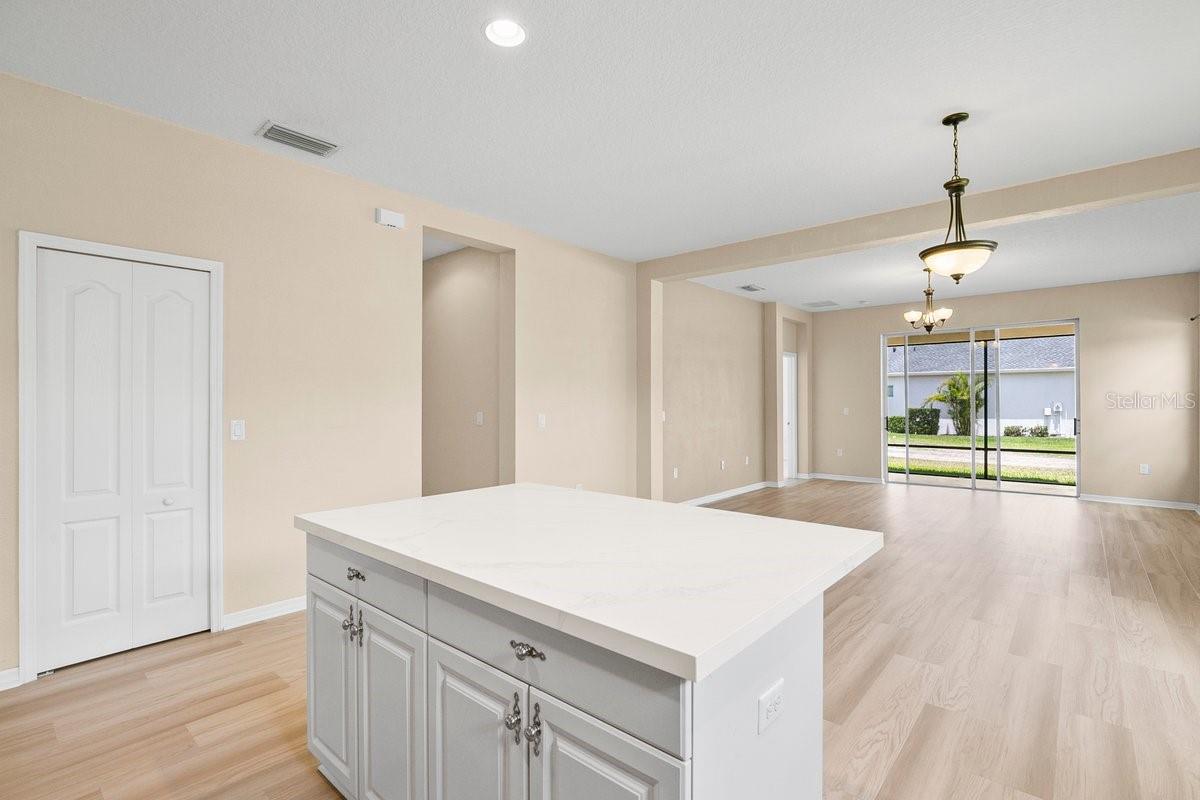 Image 12 of 43 For 11790 Fennemore Way