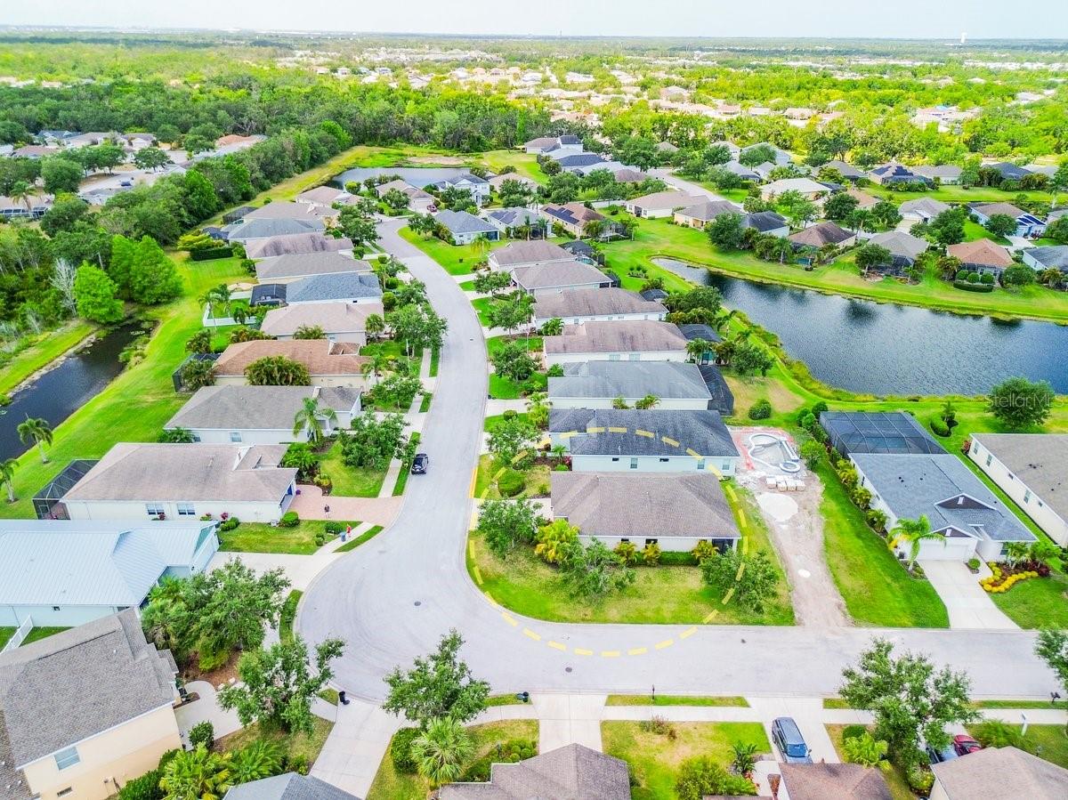 Image 40 of 43 For 11790 Fennemore Way